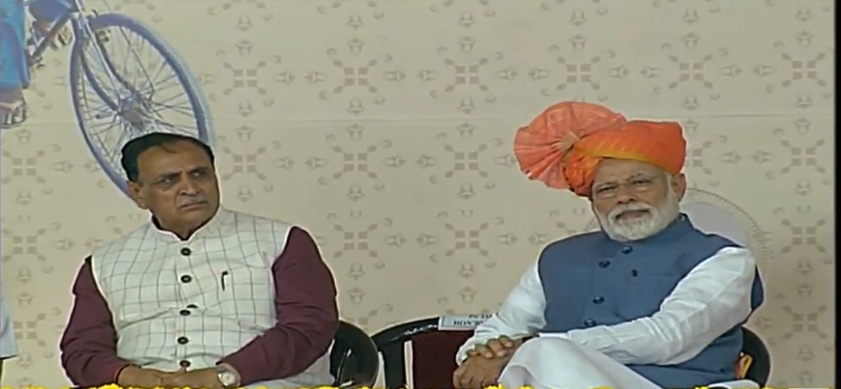 PM Modi launches PM Shram Yogi Maandhan Yojana & other development projects at Vastral, Gujarat