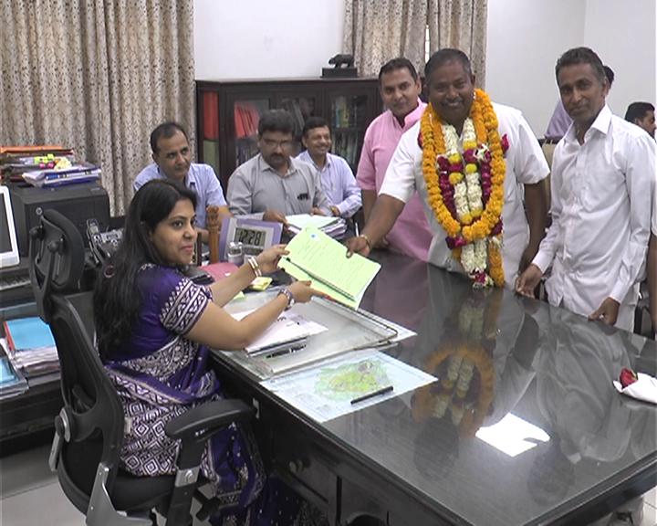 BSP candidate Madhusudan Rohit files his nomination for the 20 Loksabha seat