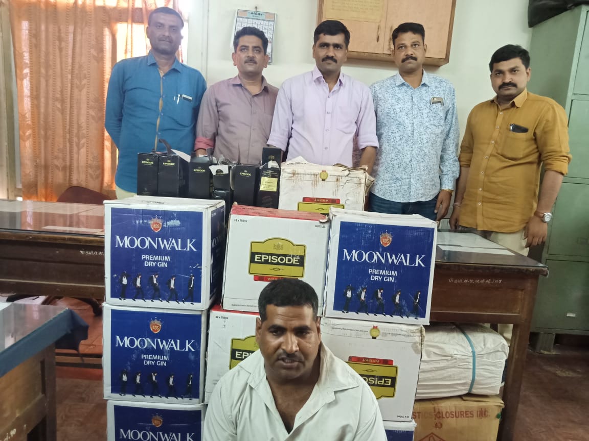 Vadodara PCB arrested one with liquor hidden inside empty chemical drums