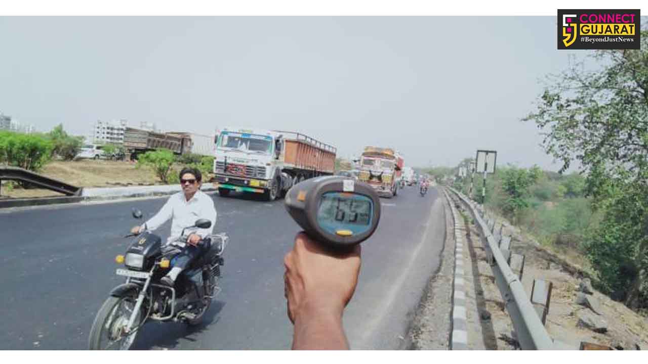 Vododara police special drive against over speeding vehicles on highway