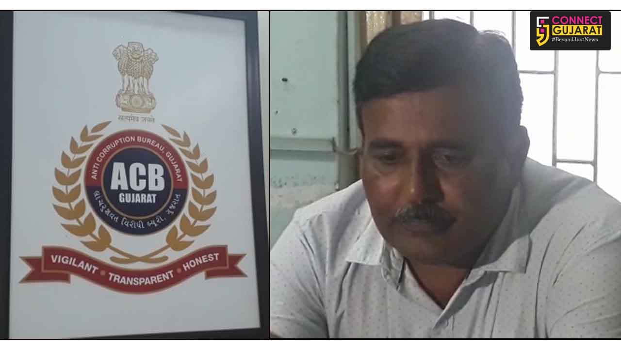 ACB caught an Engineer accepting bribe in Vadodara