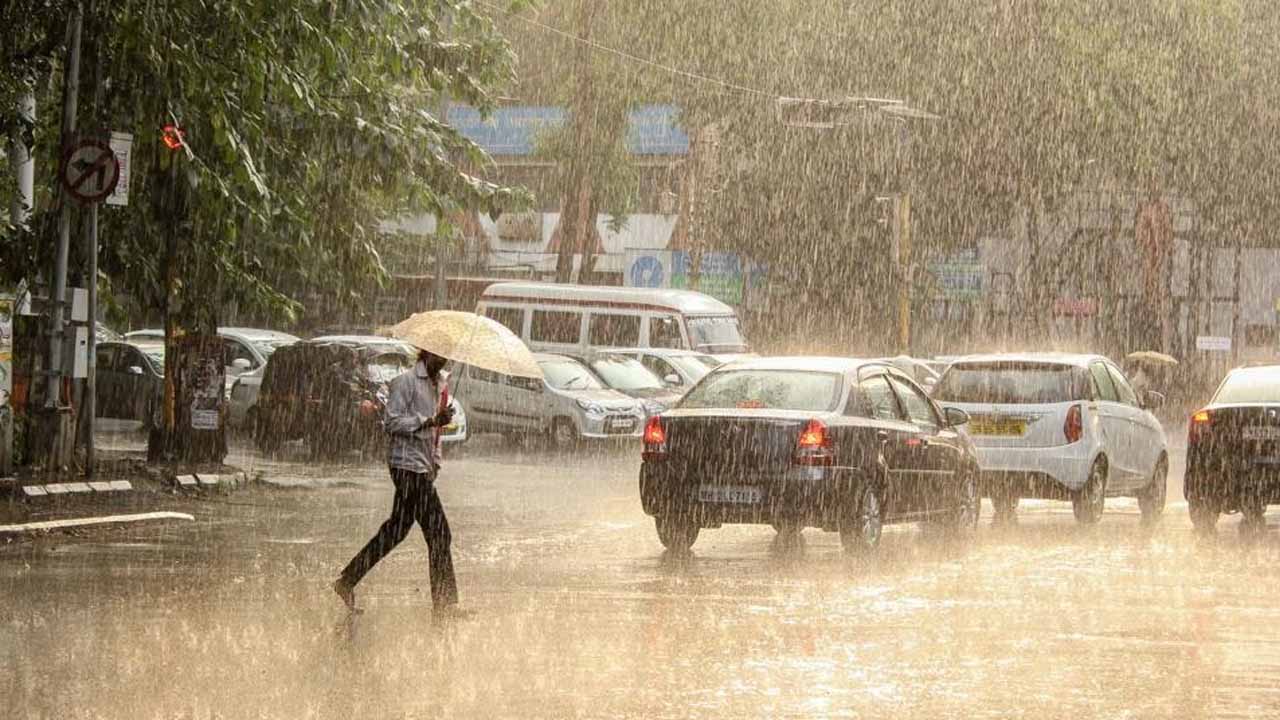 IMD predicts ‘extremely’ heavy rainfall in Gujarat, Maharashtra, Goa declared red alert