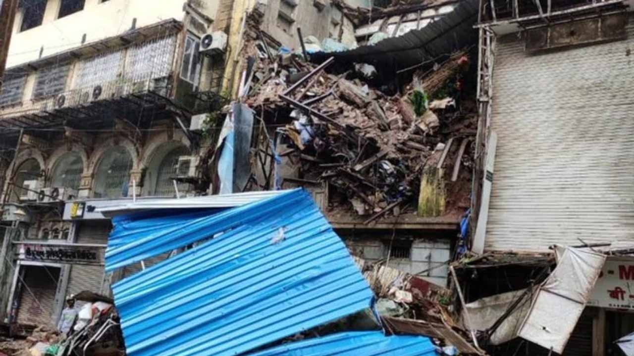 Mumbai: Portion of four-storied building collapses at Lokmanya Tilak Road