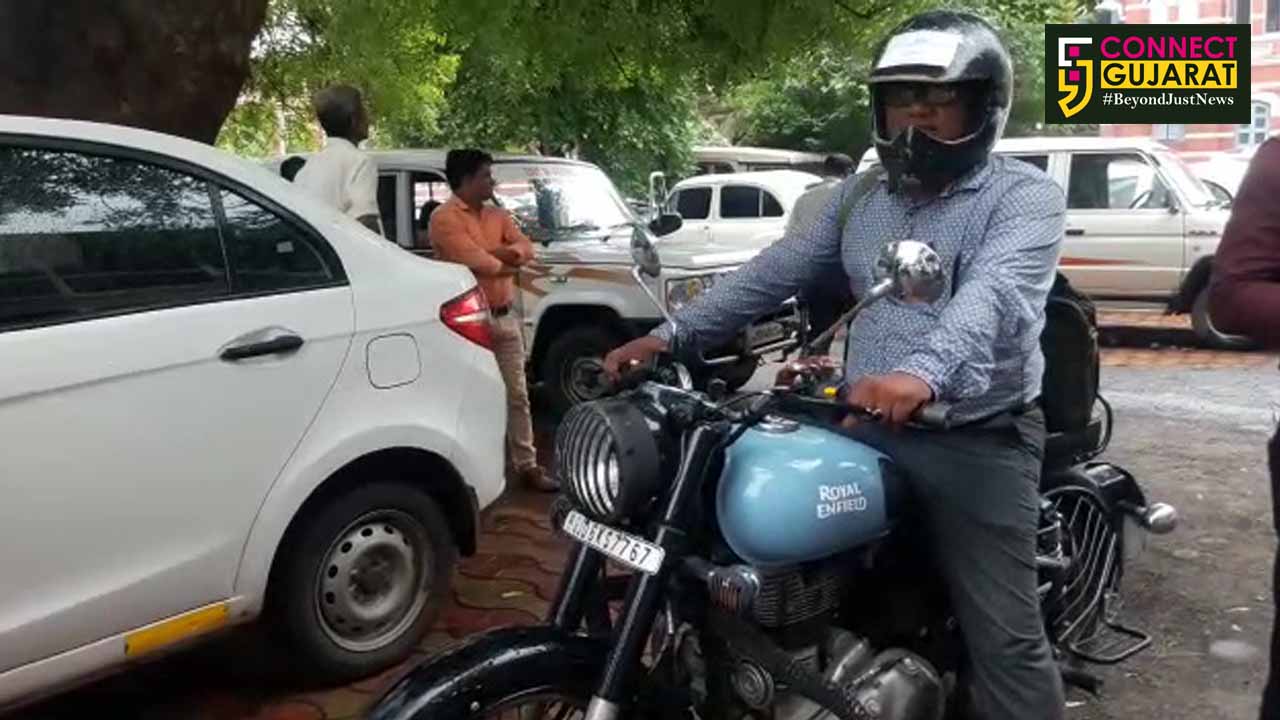 Vadodara resident comes up with unique idea to obey traffic rules