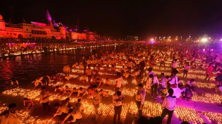 Ayodhya makes World Record as 6 Lakh diyas light up Diwali
