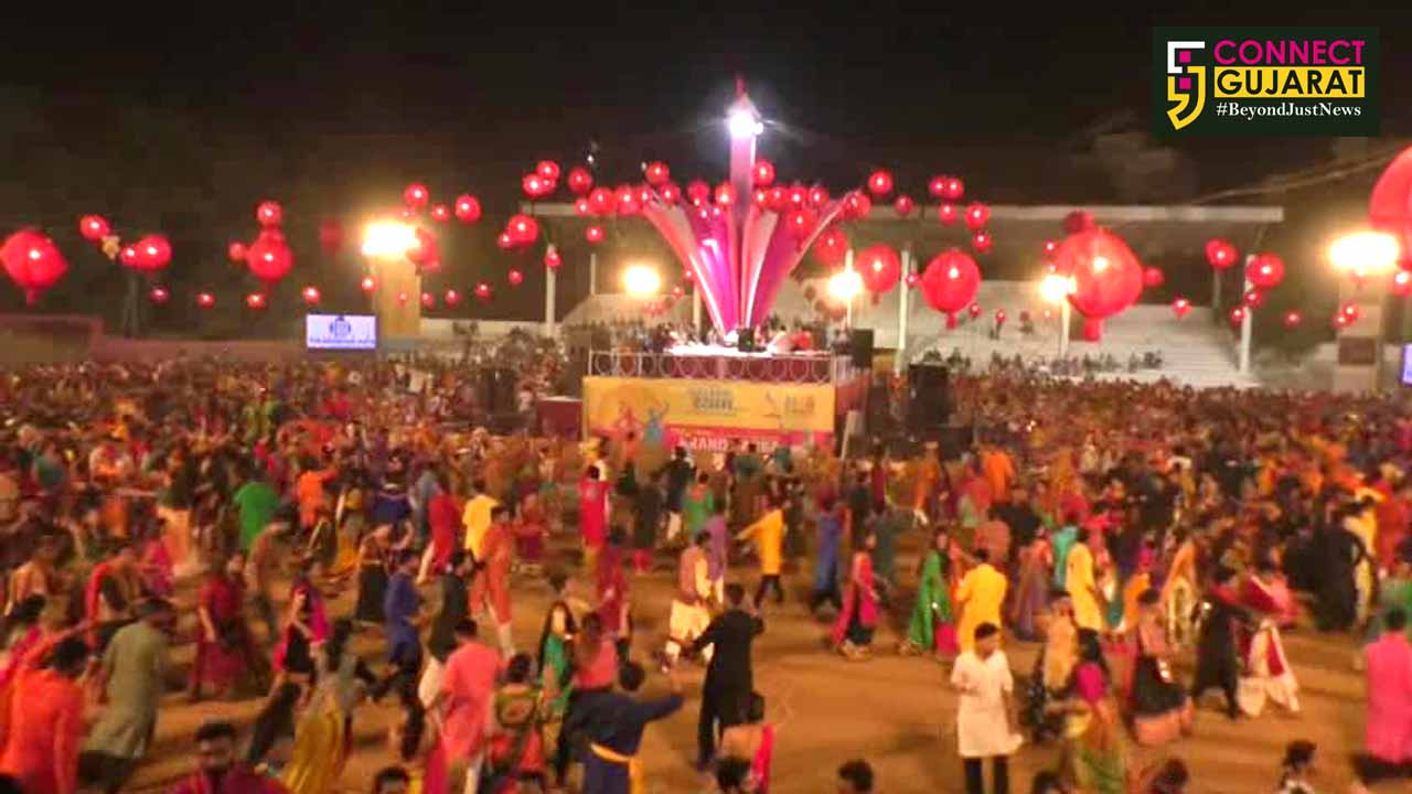 HCG organise “Charity Garba” A New Ray of Hope for Cancer Fighters
