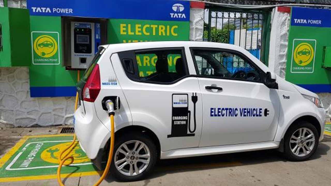 Automakers to create a sustainable ecosystem for charging stations in the country : Step towards EVs adoptation