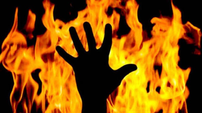 Kerala: A horrifying act took place, man set minor girl on fire, both died in the incident