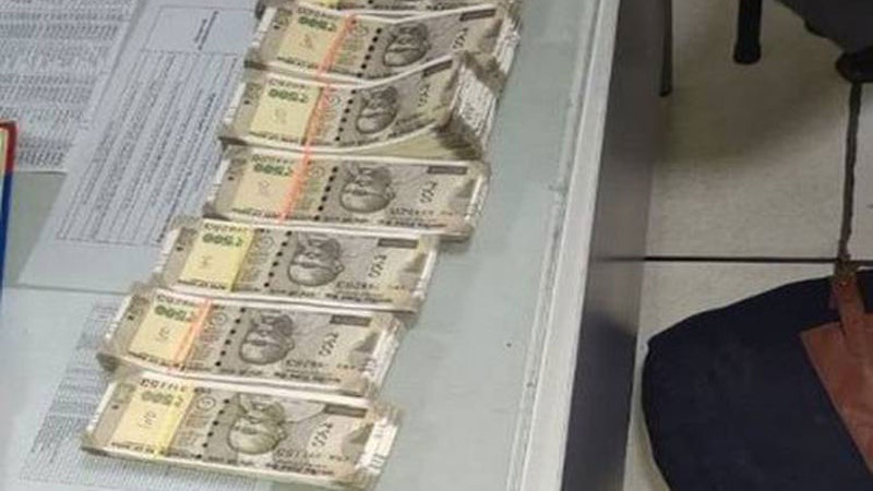 CISF recovers bag having fake currency over Rs 4 Lakh from Delhi metro station
