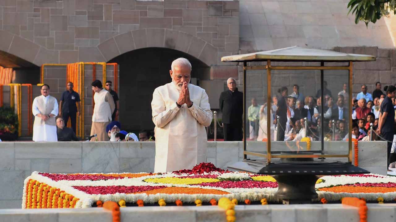 President, PM Modi pay homage to Mahatma Gandhi on his 150th birth anniversary