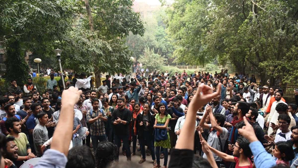 Troops deployed outside JNU as students took protest march to Parliament