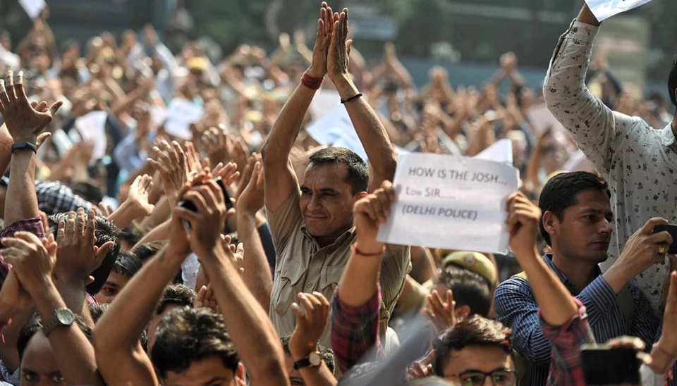 Delhi cops hold rare protest outside police headquarters