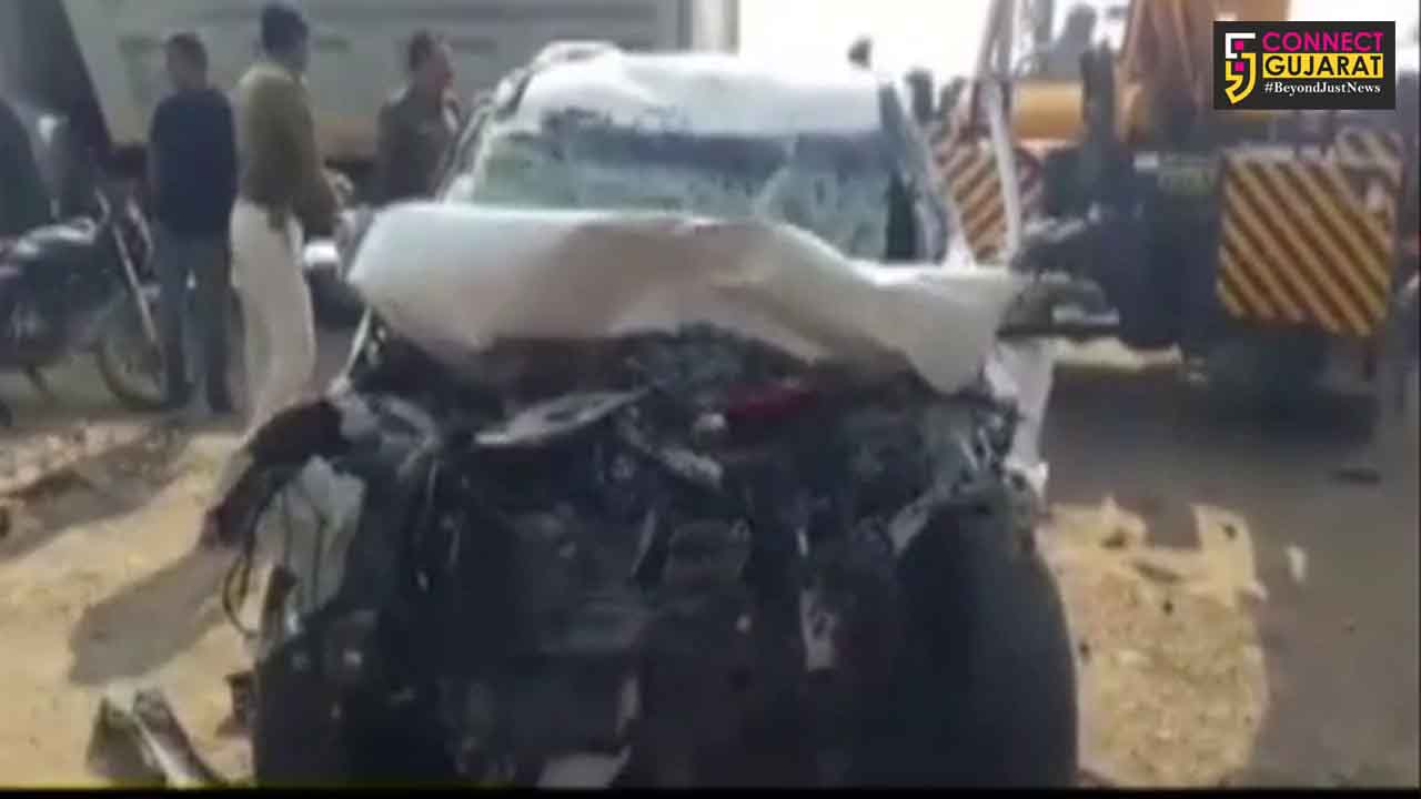 Four from Vadodara died in road accident on Ahmedabad Indore highway