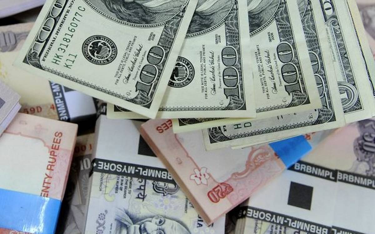 Rupee Rises 8 Paise to 71.58 Against US Dollar in Early Trade