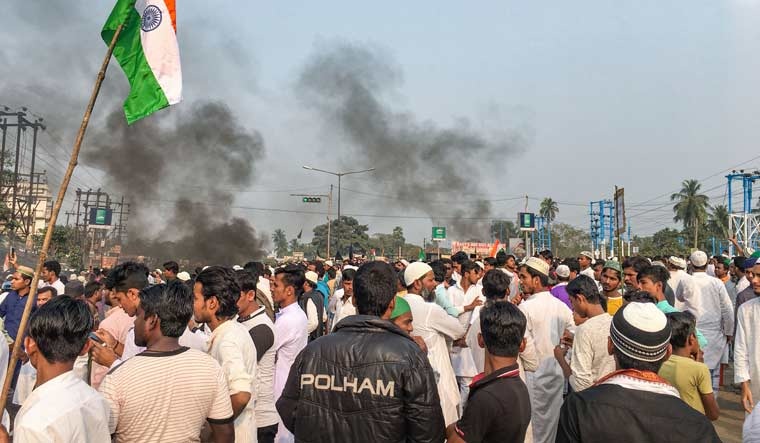 The fire of Anti-citizenship act protests reaches Bengal, UP