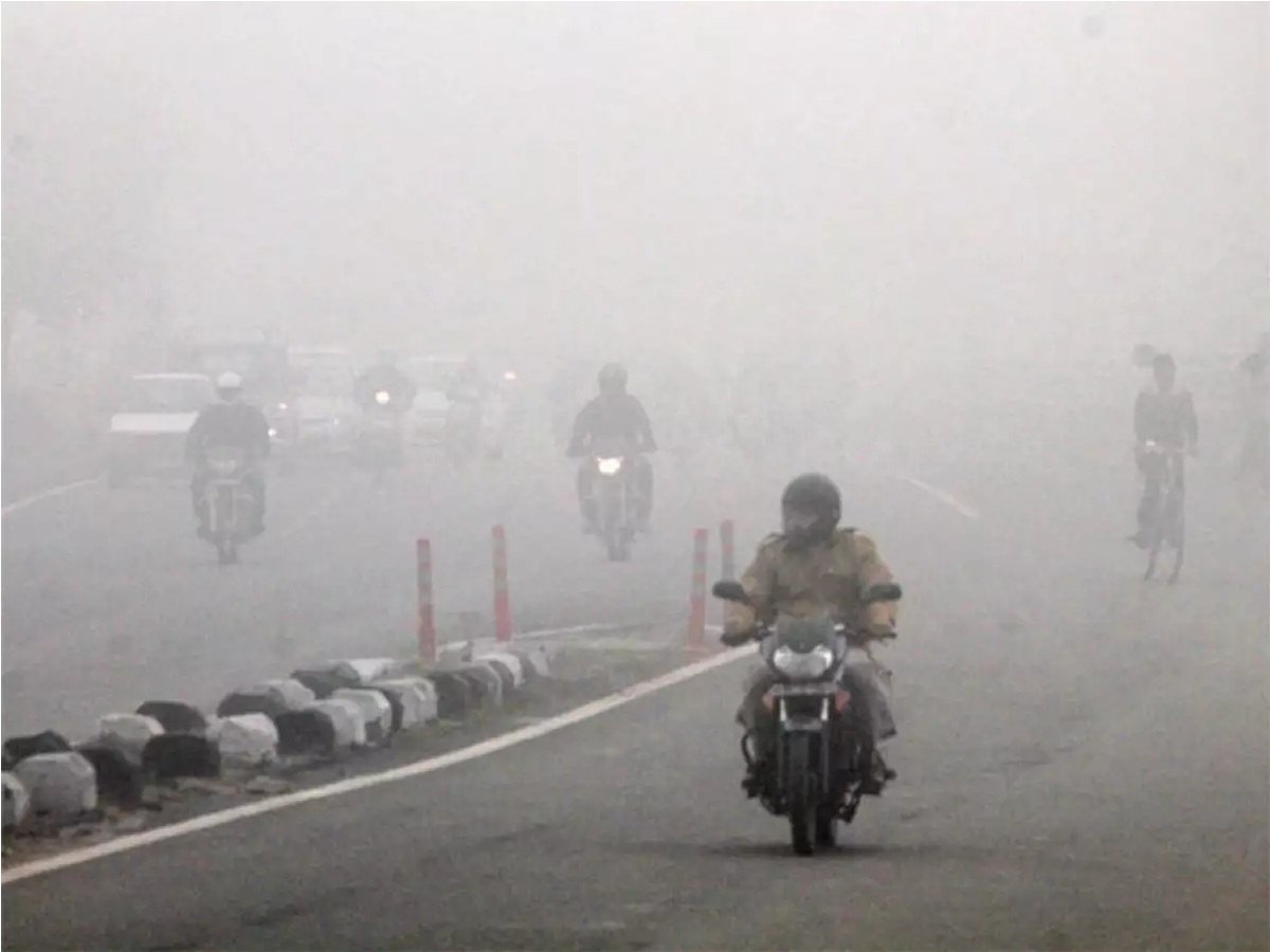 Delhi shivers at 12.2° C, recorded to be the coldest day in 22 years