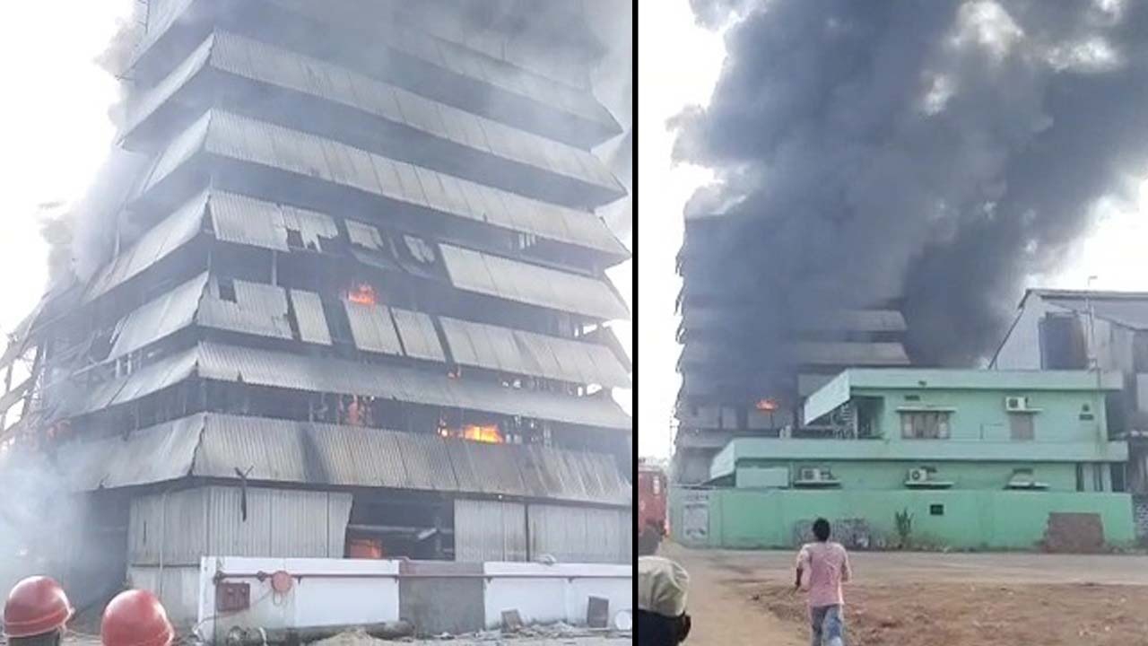 Andhra Pradesh: Fire breaks out at Srichakra Oil Mill in East Godavari district