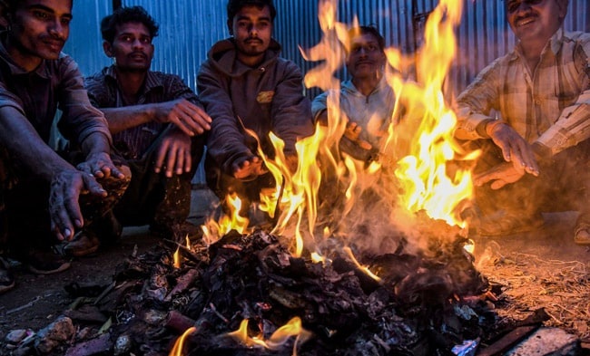 Delhi shivers as temperature drops to 5.7 degrees, the longest cold spell in 22 years