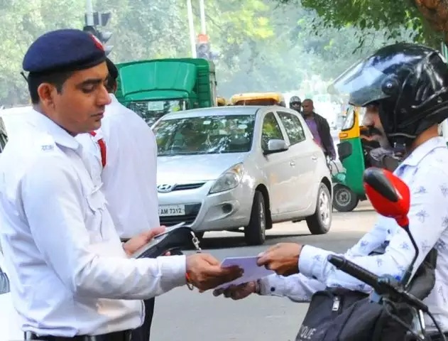 Gujarat State Govt big announcement: Wearing helmet is now not mandatory in urban areas