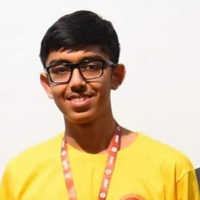 Nisarg Chadha student of Navrachana school topped Gujarat with 100 percentile marks in JEE Mains