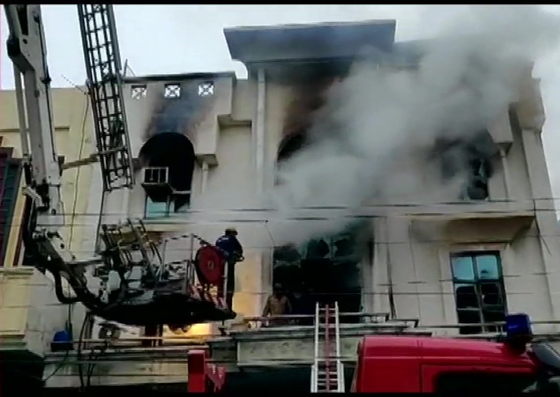 Delhi: Fire breaks out in Paper printing press near Patparganj Industrial Area, one dead
