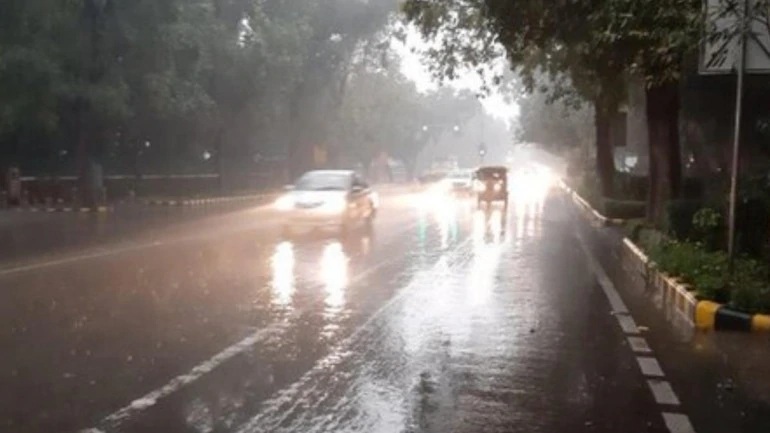 Rains in Delhi, air quality remains in ‘very poor’ category