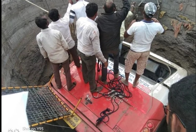 Maharashtra : 25 killed as bus collides with auto-rickshaw in Nashik