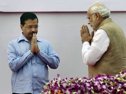 Arvind Kejriwal invites PM Narendra Modi to his oath-taking ceremony on Sunday