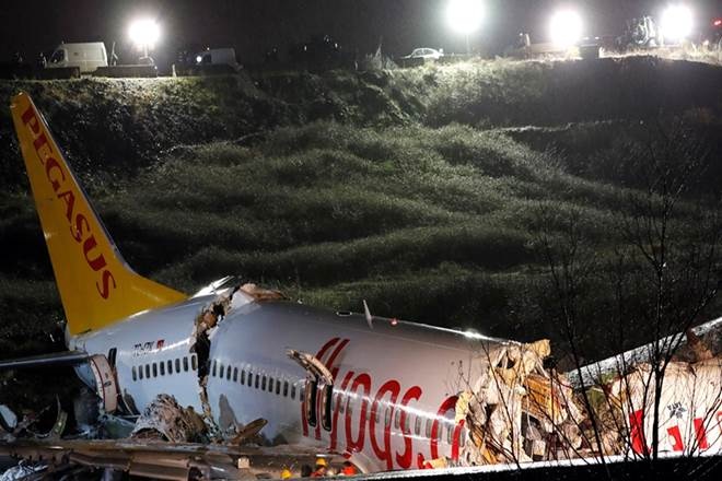 Plane skids off runway in Istanbul, 3 killed, 179 injured