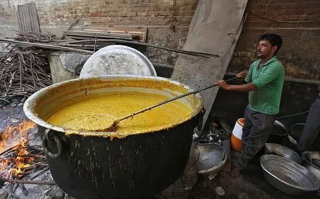 Mid-Day Meal: Three-year-old girl died after falling in boiling pot in UP school