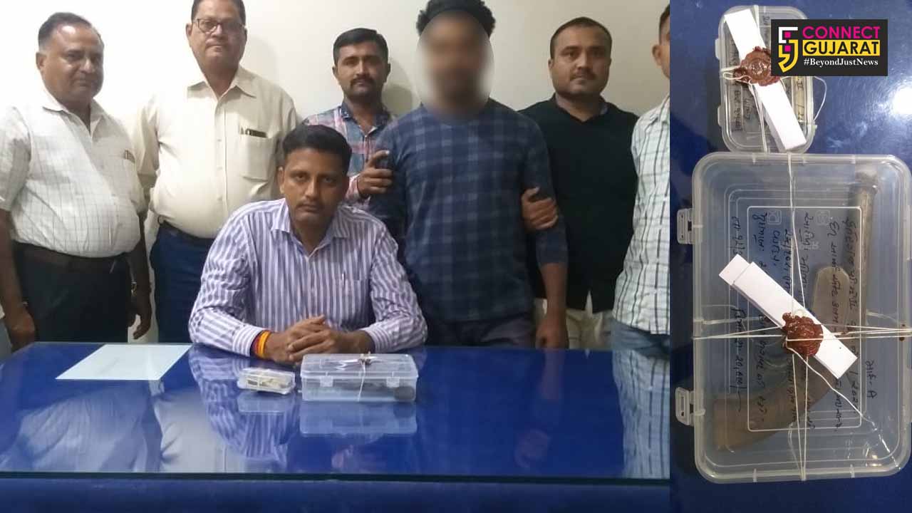 Vadodara SOG arrested one youth with country made pistol and live cartridges