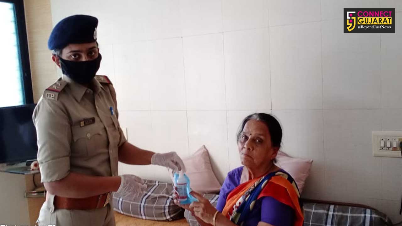 Senior citizen cell team of Vadodara police helped one senior citizen on request of her son