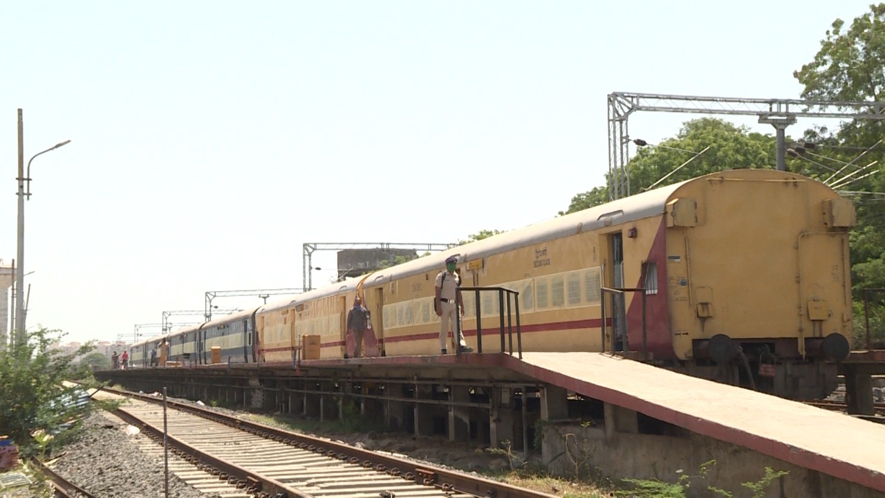 Vadodara railway turned 15 coaches into isolation ward for Corona patients