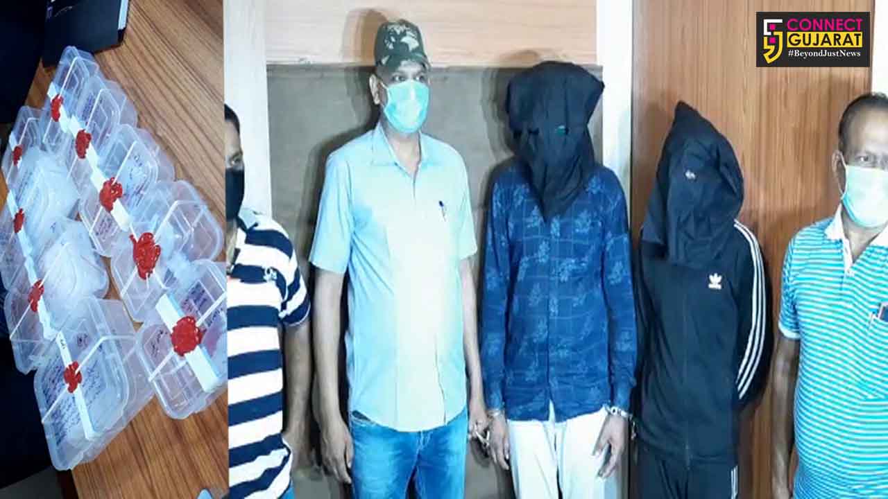 Vadodara SOG arrested two with methamine drugs with 47 lakhs