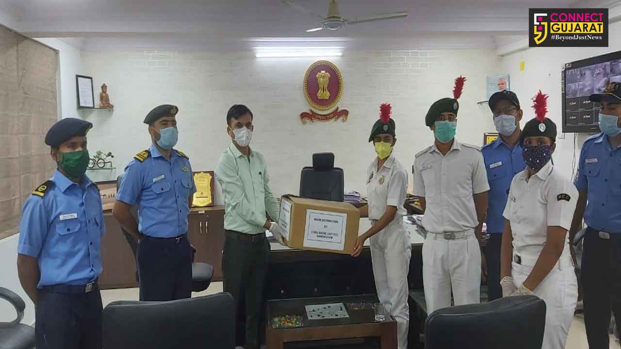 NCC cadets distribute 25000 hand-stitched masks at 21 towns in Gujarat