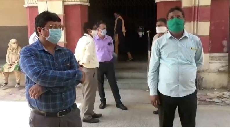 Fearing the Corona virus Vadodara revenue officials boycotted direct repatriation operations