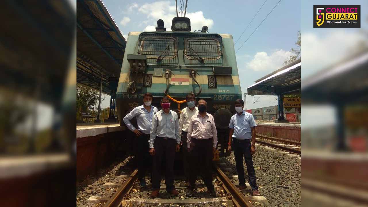 WR successfully run 1st double stack container train in high rise OHE electrified sections