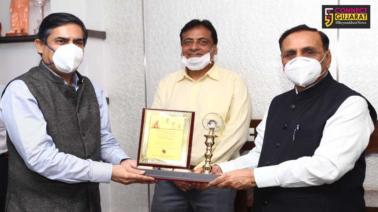 Gujarat CM honours four Railways DRM for transporting stranded labourers to their native states