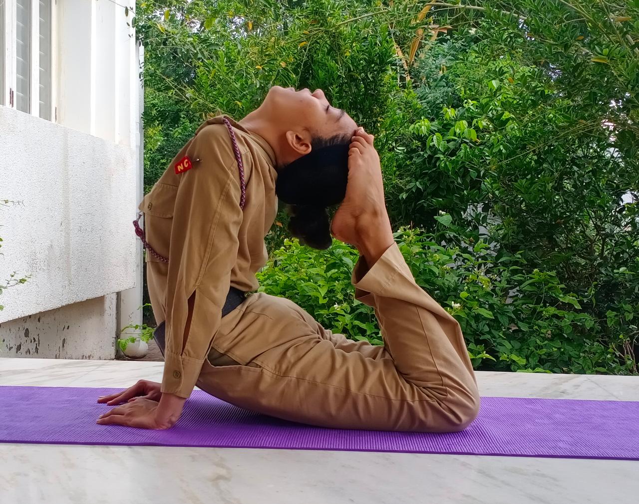 Isha Yoga Center- Himayat Nagar Hyderabad - Yoga Positions For Beginners  And Complete Yoga Solution!
