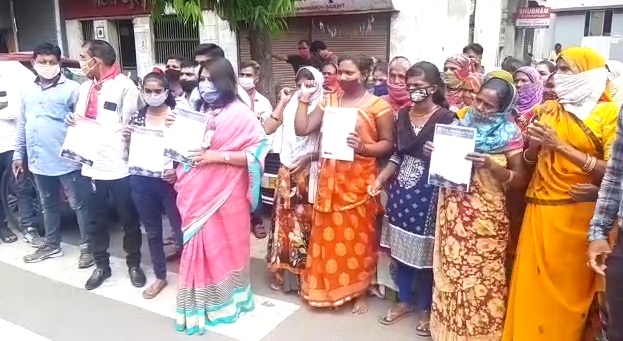 Protest against VMC commissioner notification regarding immersion of Dashama idols