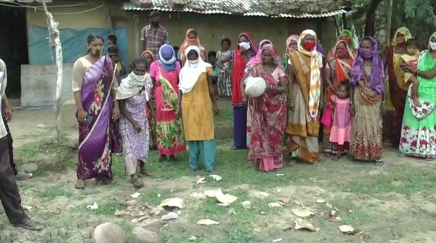 Locals of Darjipura protest against the administration for lack of basic amenities