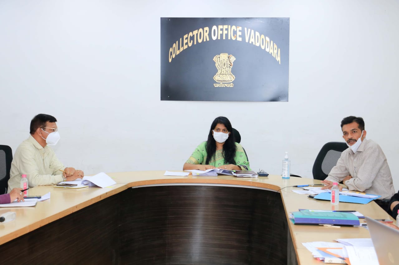 Vadodara Collector reviewed the preparedness of Covid and monsoon in the talukas through video conference