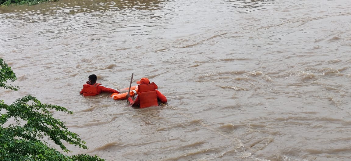 Seven teams of NDRF deployed in six districts of Gujarat in view of heavy rain forecast by IMD