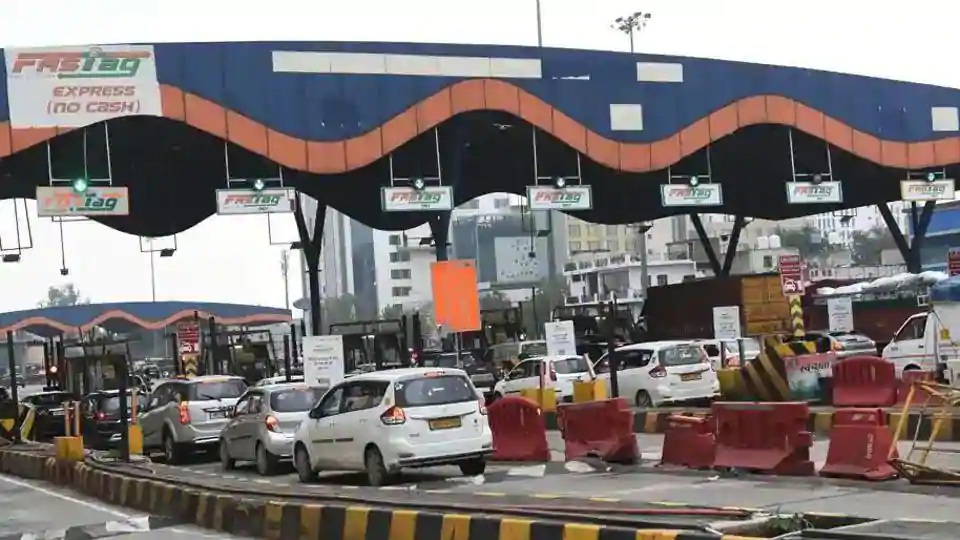 Govt makes use of FASTag mandatory for availing any discount in toll charges