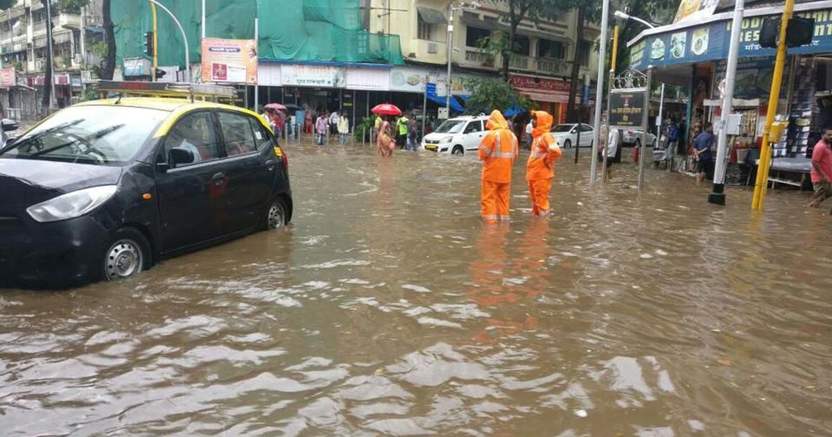 Heavy rain lashes Mumbai, causing water-logging at several places