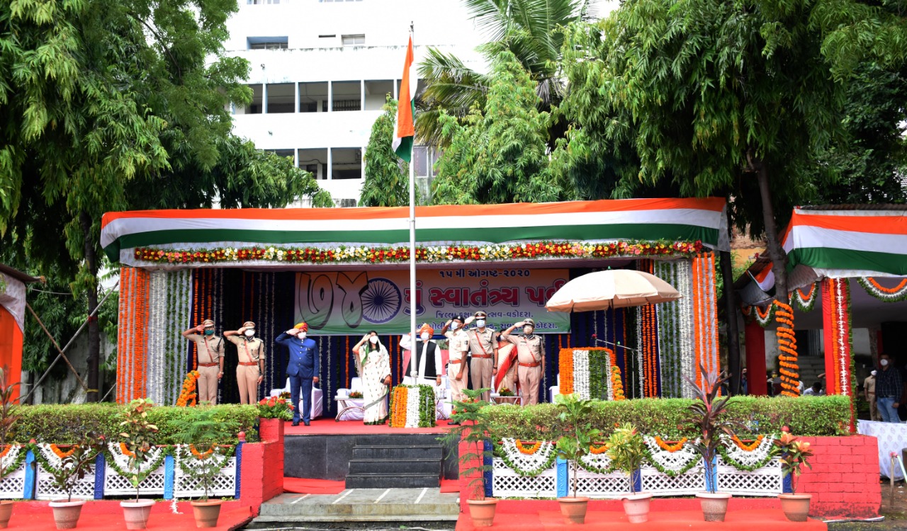 Minister of State for Narmada Development Yogesh Patel hoisted the national flag