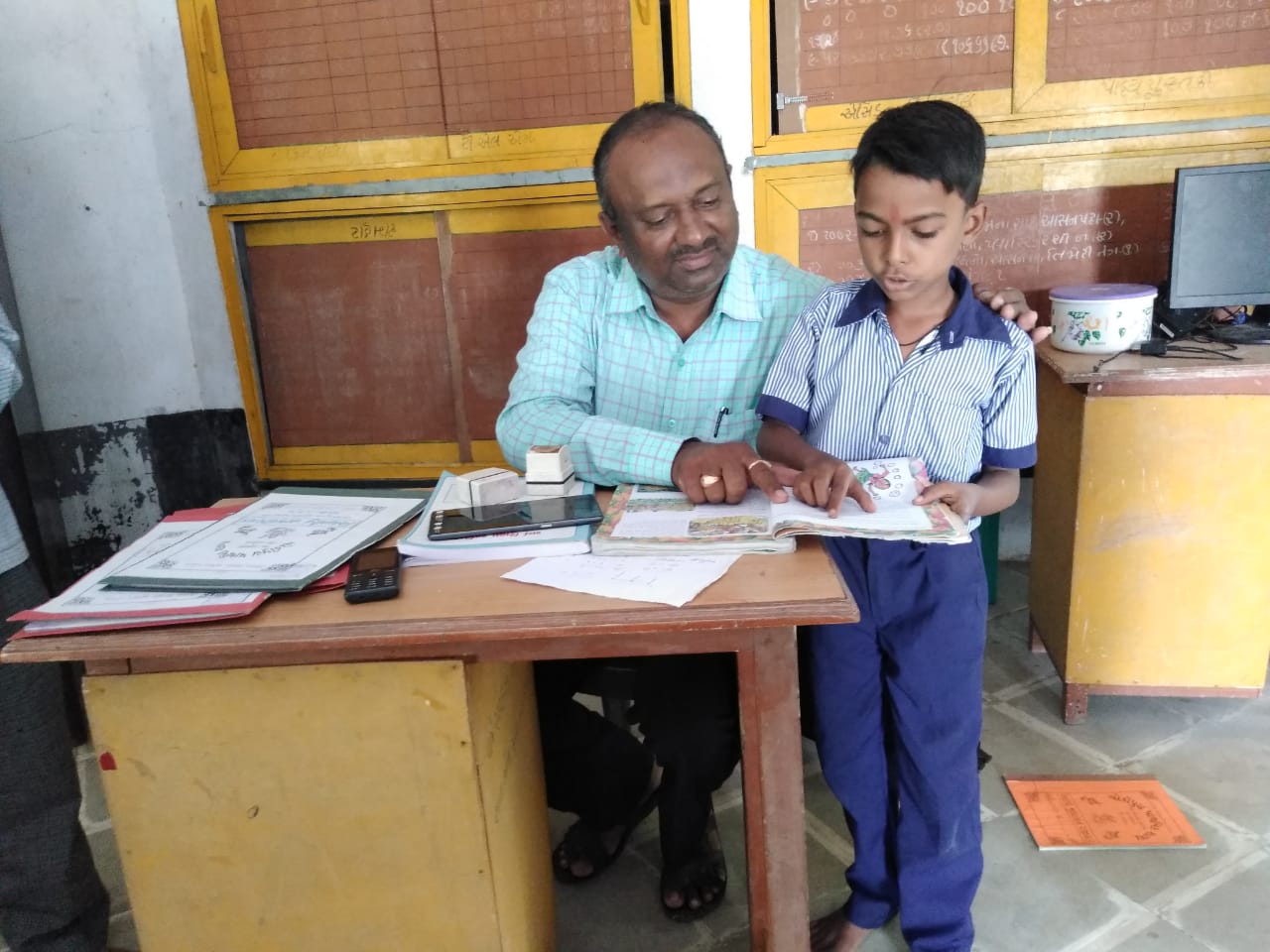 Savli teacher chosen for best teacher in BRC cadre in state and first time in Vadodara district