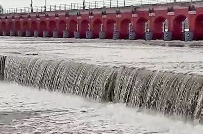 Vadodara and Waghodia taluka alerted as 3340 cusecs of water was released from Ajwa Sarovar