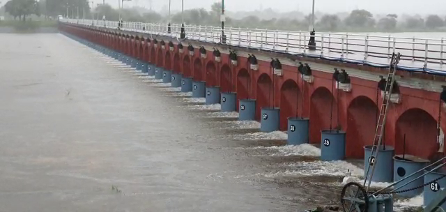 Ajwa lake level increased due to incessant rains