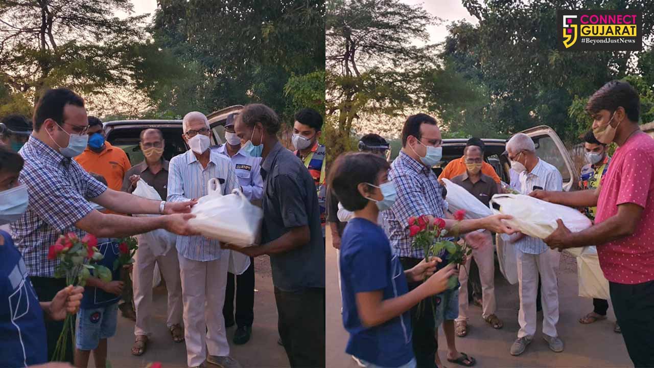 OSD Dr. Vinod Rao felicitated Covid warriors working in city crematoriums